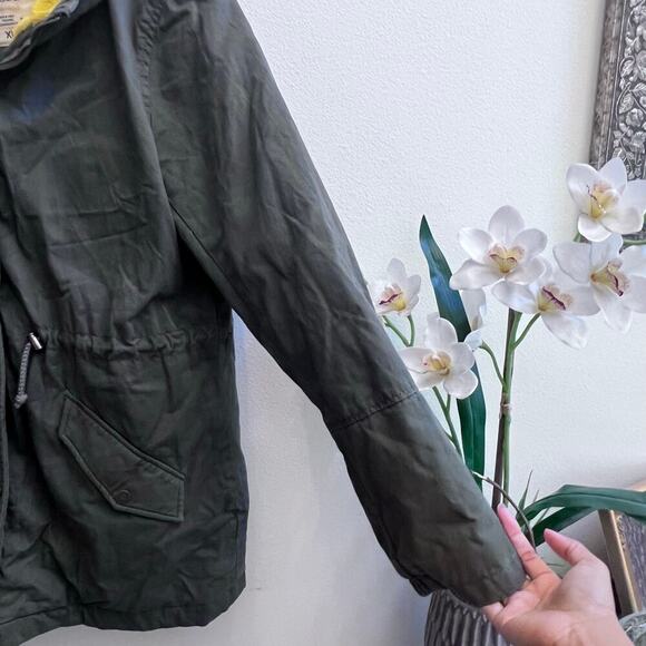 Women's Army Green Cinch Waist Hooded Soft Fur Yellow Quilted Jacket Size XL - Picture 4 of 8